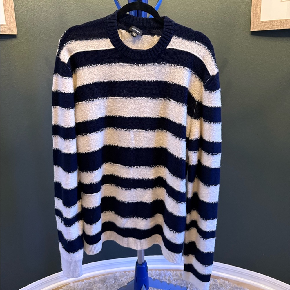 Men’s size XL diesel sweater